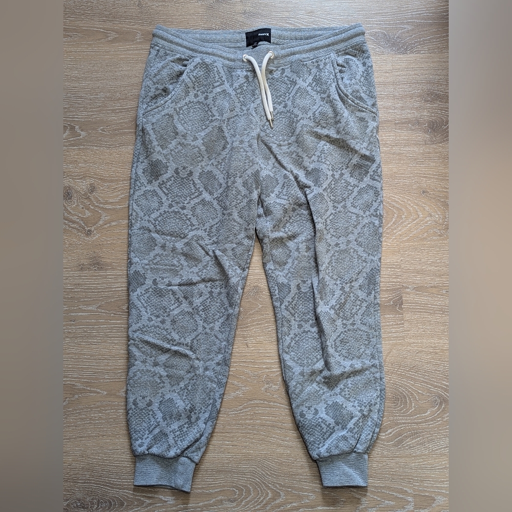 Hurley Snake Print Light‎ Gray Joggers Women's Cuffed Relaxed Fit